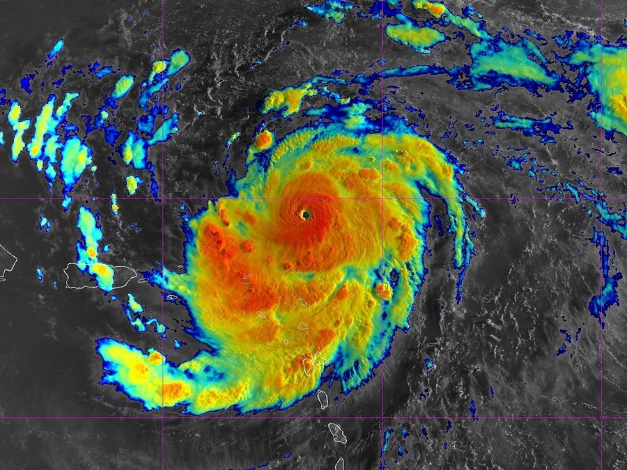 Meteo: L'Uragano Erin raggiunge la Categoria 5, punta l'America e New York, conseguenze anche in Europa