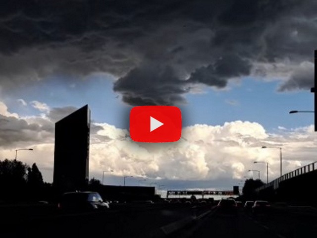Meteo: Temporale inquietante a Bologna, il cielo si tinge di nero in pieno giorno; il Video