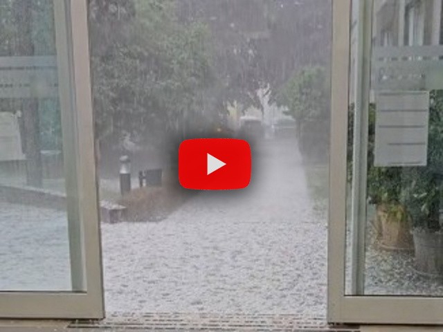 Meteo: Grandinata pazzesca in Veneto, la cittadina di Mirano totalmente imbiancata, il Video