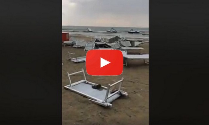 Danni agli stabilimenti balneari a Cervia Danni agli stabilimenti balneari a Cervia