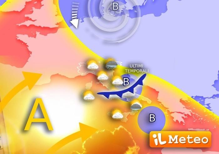 Ultimi spifferi atlantici con acquazzoni, poi arriva l'Estate