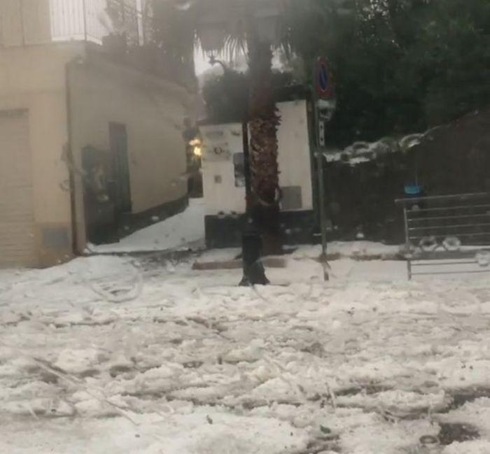 Incredibile grandinata nel Savonese