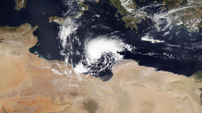 Medicane (huracán mediterráneo o huracán mediterráneo) visto desde satélite
