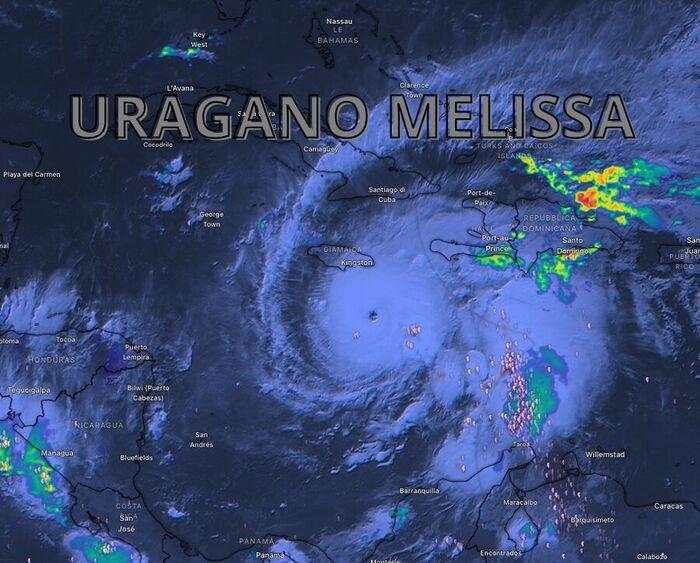 Melissa, Uragano di categoria 4, visto dal satellite