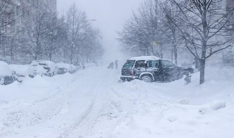 Snow storms in the Great Lakes region between the United States and Canada