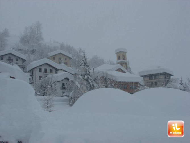 La prima neve sul Sass Pordoi