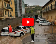 Meteo Diretta Video: Livorno, violento nubifragio si abbatte sull'Isola d'Elba, auto trascinate via
