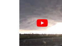 Meteo: Imponente Supercella oscura il cielo ad...