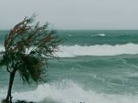 Meteo: Burrasca imminente raffiche di vento fino...