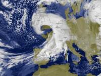 Ciclogenesi esplosiva sull'Europa: la tempesta Goretti investe tutto tra vento e neve. Effetti in Italia