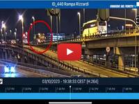 VENEZIA: il VIDEO dell'incidente di Mestre, così il Bus è precipitato giù dal cavalcavia
