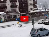 Madonna di Campiglio imbiancata: nevicata...