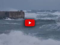 Meteo: Maltempo in Puglia, burrasca di tramontana...