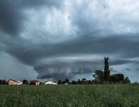 Meteo: tra poche ore scoppieranno nuovi Temporali, rischio Grandine e Supercelle; ecco dove