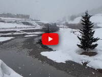 Meteo: Livigno, splendida nevicata con fiocchi...