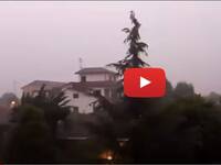 Meteo: Milano, Nubifragio con Grandine si abbatte sulla città, il video