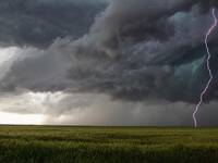 Meteo: Prossime Ore ancora maltempo, possibili Temporali su queste regioni, i dettagli
