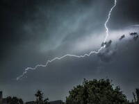 Meteo: tra poche ore scoppieranno forti...