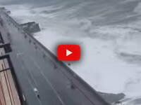 Santa Teresa di Riva, l'inizio della mareggiata...