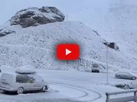 Meteo: Passo dello Stelvio, spettacolare nevicata di fine agosto, paesaggio imbiancato; il Video