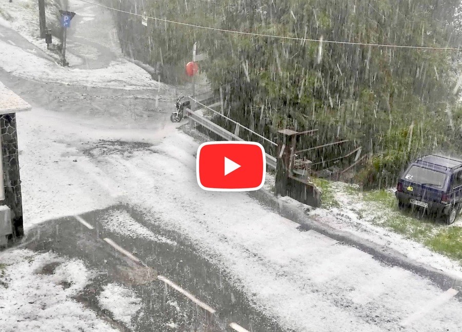 Meteo: Grandinata pazzesca sul Verbano: supercella colpisce Trarego, strade piene di ghiaccio; il video